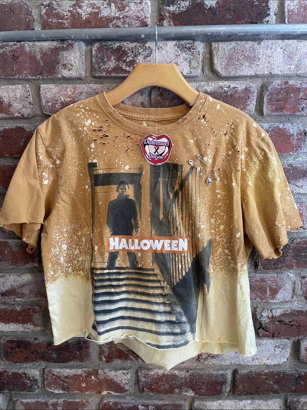 Micheal Myers Halloween Distressed Crop Tee